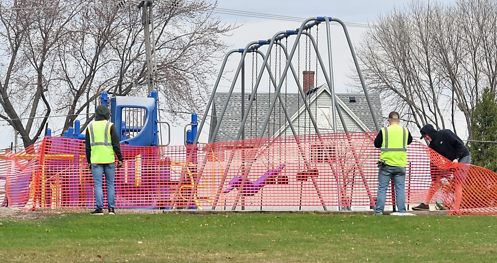 Closing school playgrounds